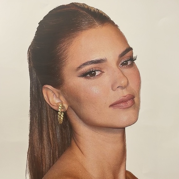 18k gold plated medium twisted hoop earrings - Picture 2 of 6